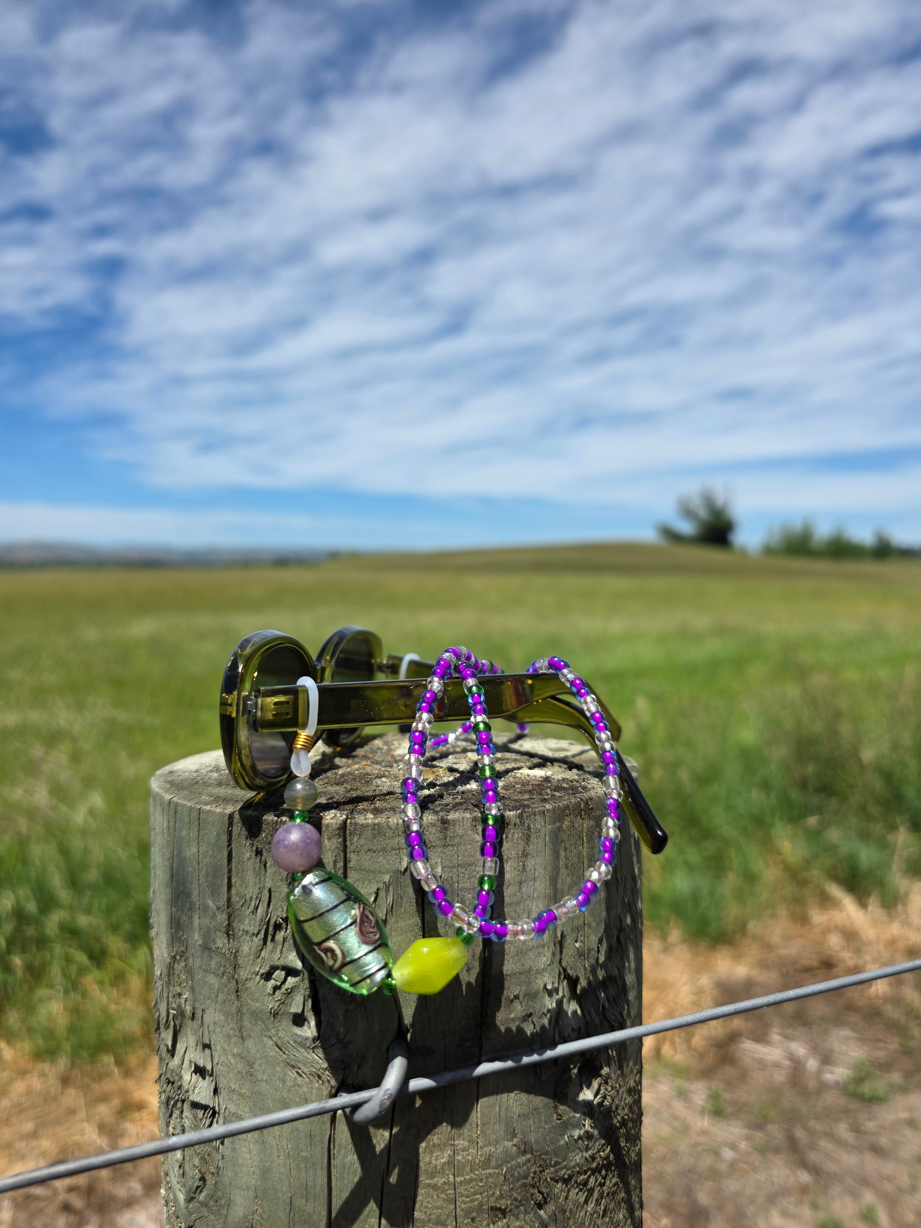 Tangy Grape Glasses Chain